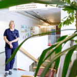 Uuden organisointia.­ Töölön sairaalassa osaston­­hoitaja Eliisa Valovirta-­­­Hästö joutui­ ­siirtämään omia sairaan­hoitajiaan ­toiseen ­sairaalaan.